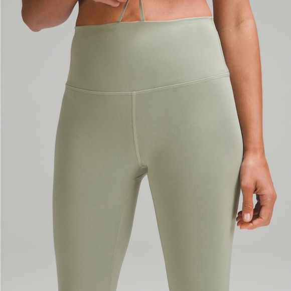 NWT Wunder Train High Rise Crop 23” - Picture 2 of 4